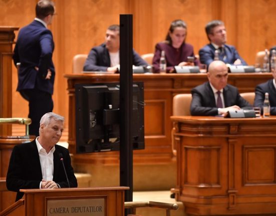 Daniel Zamfir Diana Buzoianu trebuie sa plece posibil impreuna cu premierul Ilie Bolojan