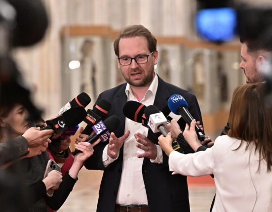 Fritz cheama liderii USR la o intalnire Vom stabili cum ne pozitionam fata de dorina evidenta a PSD de