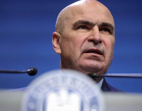 Guvernul va lansa un plan pentru reducerea costurilor energiei electrice Bolojan Prin sporirea capacitatii