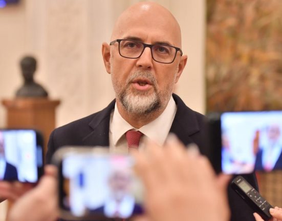 Kelemen Hunor Nu exista alternativa la actuala coalitie Un guvern minoritar PNL USR sustinut de