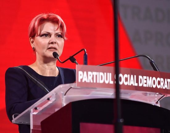 Lia Olguta Vasilescu ataca o pe Oana Toiu Aceste specimene trebuie sa dispara urgent din