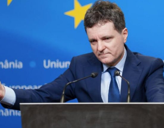 Nicusor Dan Exista promisiunea ca odata ce petrolul va curge prin conducta Drujba imprumutul