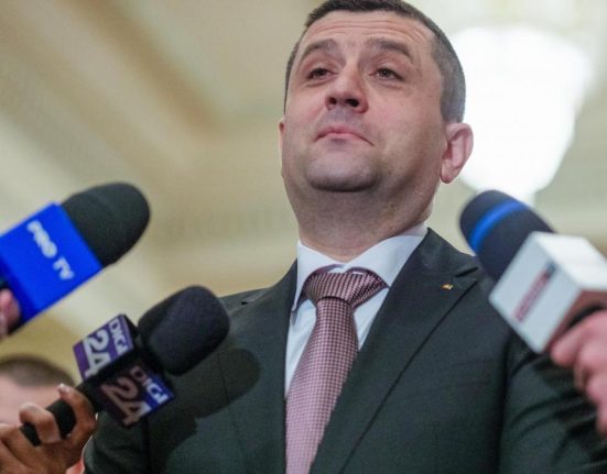 Radu Miruta Trei avioane militare americane au decolat din Bucuresti dar nu stiu daca au fost alimentate