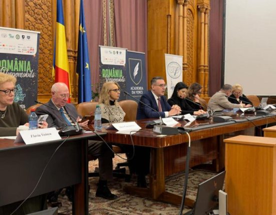 Retelele sociale scapa de sub control iar minorii devin victime Ce se intampla cu legerea care ar