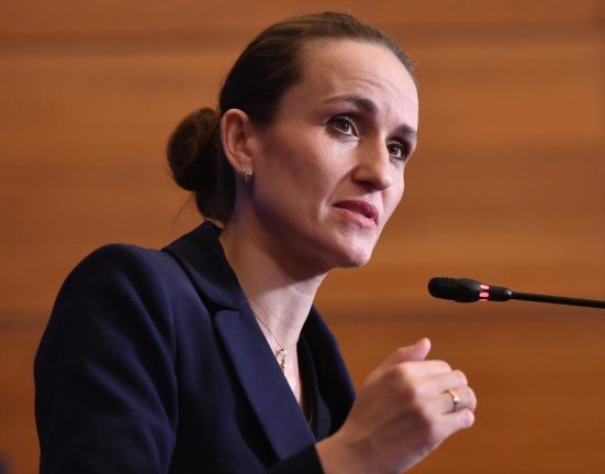 Romania a fost invitata la negocierile cu Franta privind descurajarea nucleara Toiu Decizia