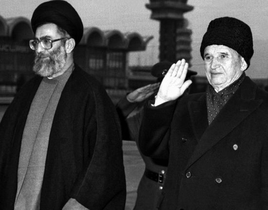 Secretele ultimei vizite a lui Nicolae Ceausescu in Iran S a afirmat ca a adus cu el teancuri cu