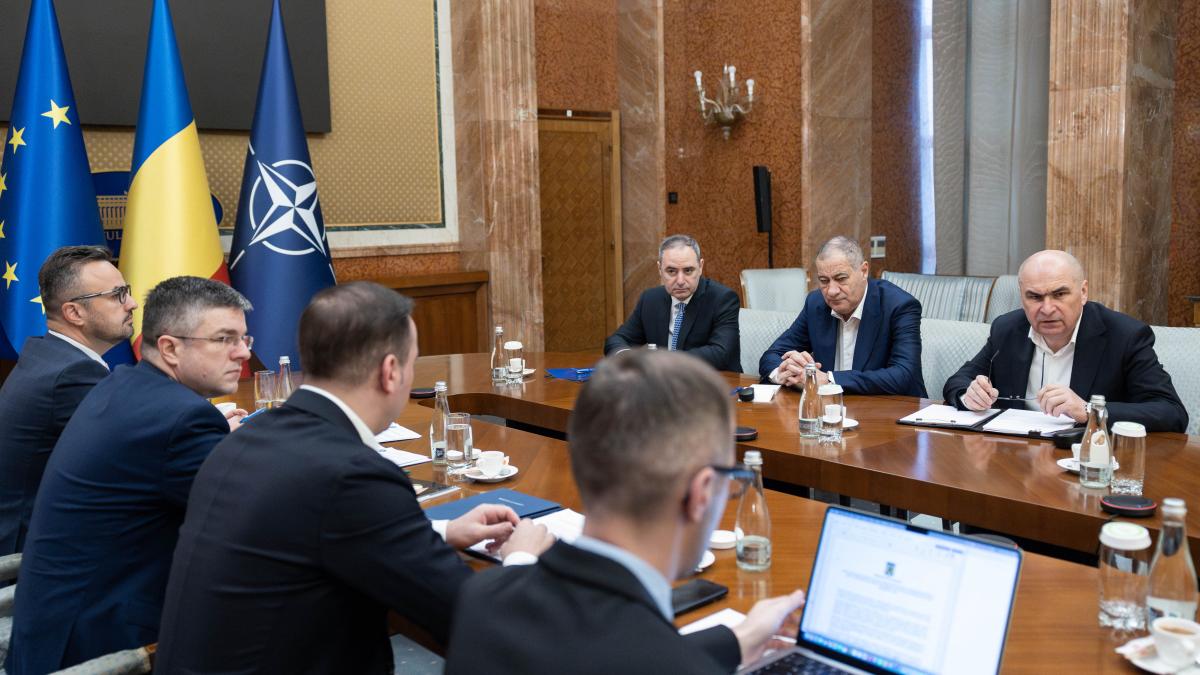 Ședință de urgență la Guvern. Coaliția analizează noi măsuri pentru prețul carburanților. Surse:... 1 Sedinta de urgenta la Guvern Coalitia analizeaza noi masuri pentru pretul carburantilor Surse