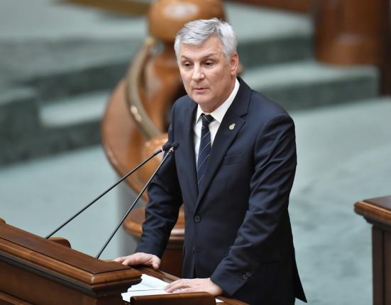 Zamfir Trei secretari generali adjuncti la senat in loc de doi Situatia trebuie corectata
