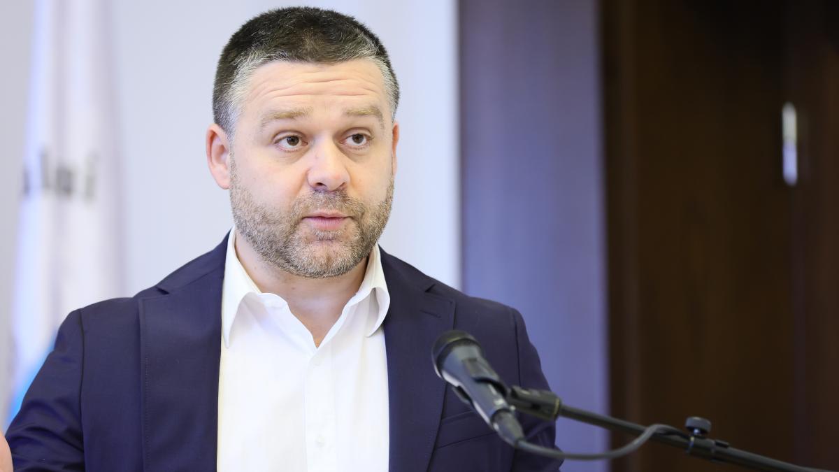 Ciucu anunță reorganizări la Primăria Capitalei. 771 de posturi vor fi eliminate: „Vom economisi... 1 ciucu anunta reorganizari la primaria capitalei 771 de posturi vor fi eliminate vom economisi