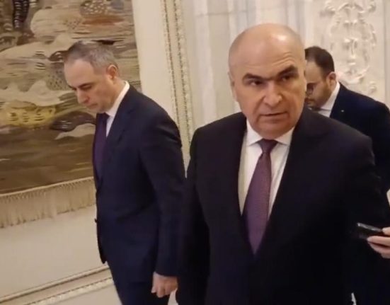 scandal de proportii privind pretul carburanilor pnl ii acuza pe psd de campanie de imagine si ii cheama pe