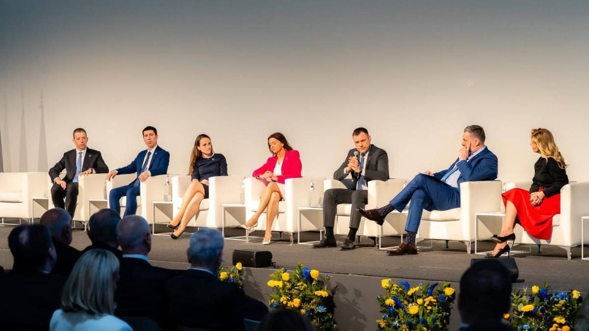 Ţoiu a declarat prioritatea zero a României: Sprijinul pentru statele care doresc integrarea... 1 toiua a declara prioritatea zero a romaniei sprijinul pentru statele care doresc integrarea