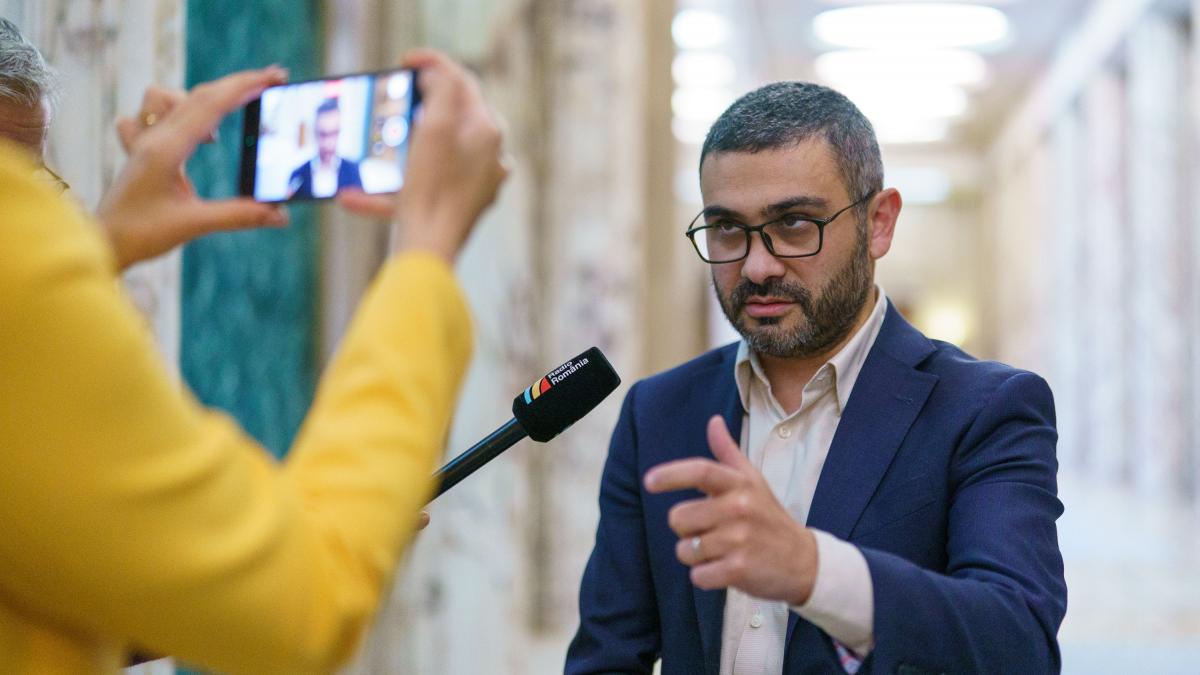 Acuzaii ntre fostul i actualul ministru al Muncii privind interzicerea cumulului pensie salariu Sa