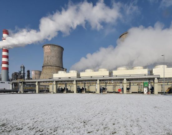 Bogdan Ivan anunta ca rafinaria Petrotel este pregatita sa inceapa productia de combustibil