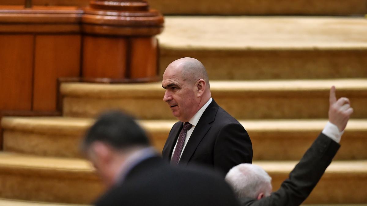 Bolojan: România are peste 1.500 de companii care au generat pierderi la buget de aproximativ 14 miliarde... 1 Bolojan Romania are peste 1500 de companii care au generat pierderi la buget de aproximativ 14 miliarde