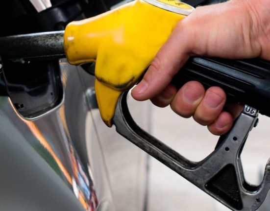 Bolojan a explicat de ce doar motorina se ieftineste nu si benzina sustine economia companiile au