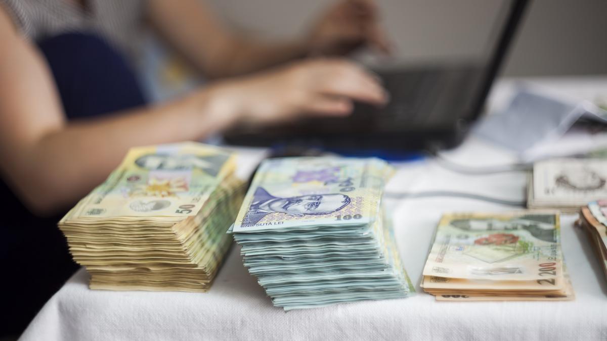 Bolojan acuză că bugetul de stat a fost utilizat ca o pușculiță: Există persoane care, în județele lor,... 1 Bolojan acuza ca bugetul de stat a fost utilizat ca o pusculita Exista persoane care in judetele lor