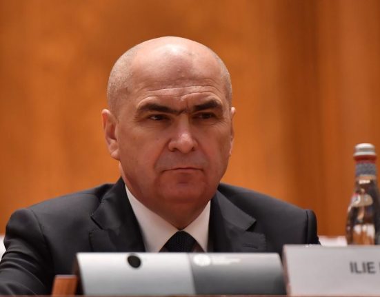 Bolojan anunta ca Romania va discuta cu Pfizer despre plata esalonata a aproape 700 de milioane de euro