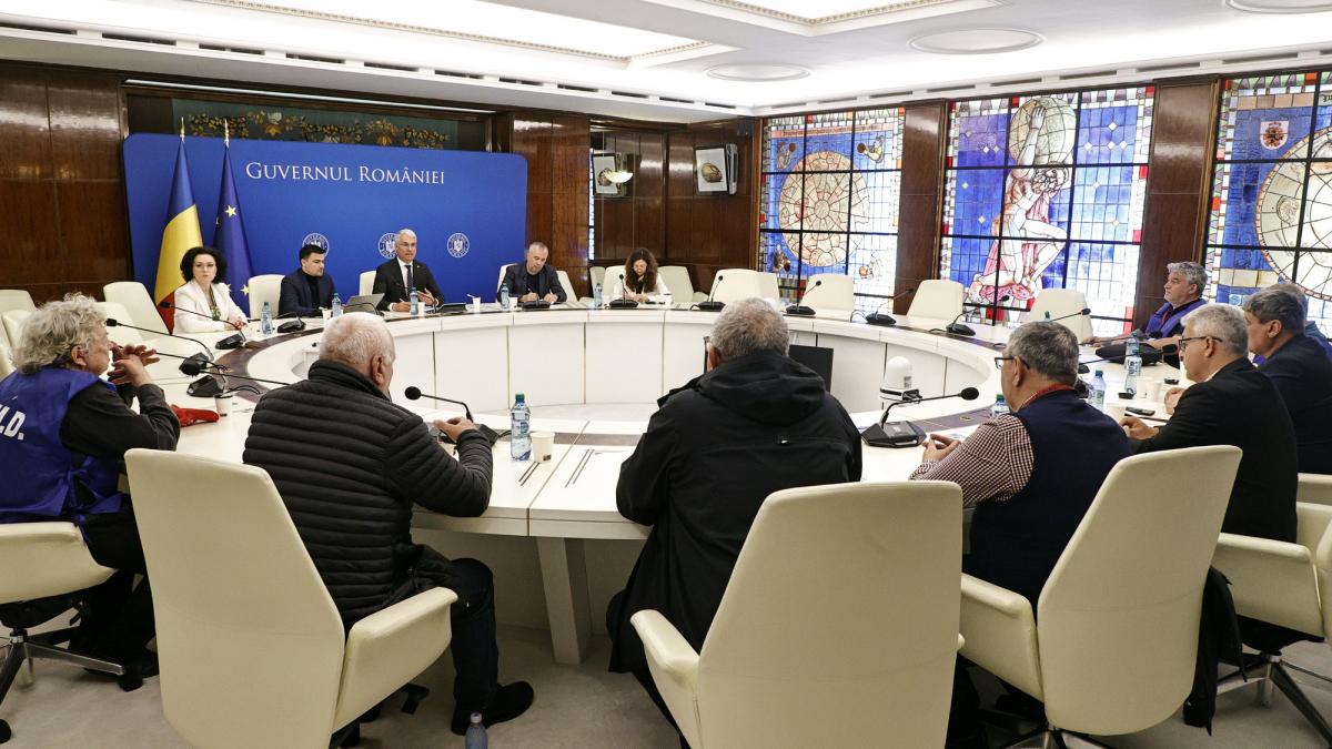 Consultari la Guvern cu sindicatele despre noua lege a salarizarii si pensile militare Veniturile in