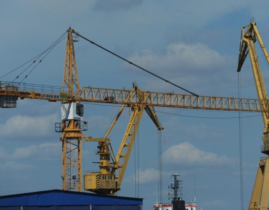 Identificarea unui investitor pentru santierul Mangalia o prioritate absoluta pentru Guvern Darau