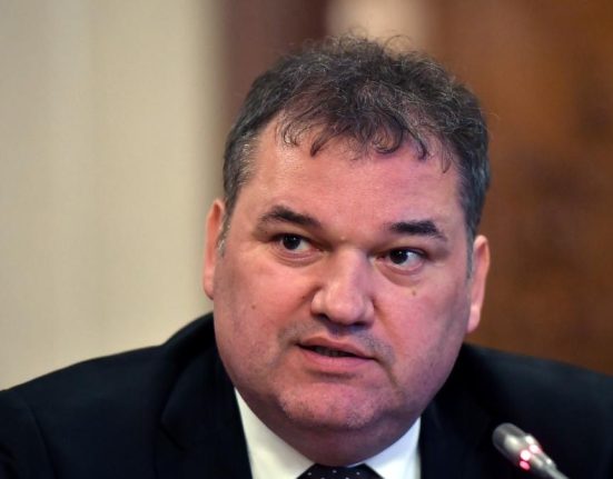 Ministerul Dezvoltarii investeste peste 36 de milioane de euro in consolidarea unor scoli si blocuri