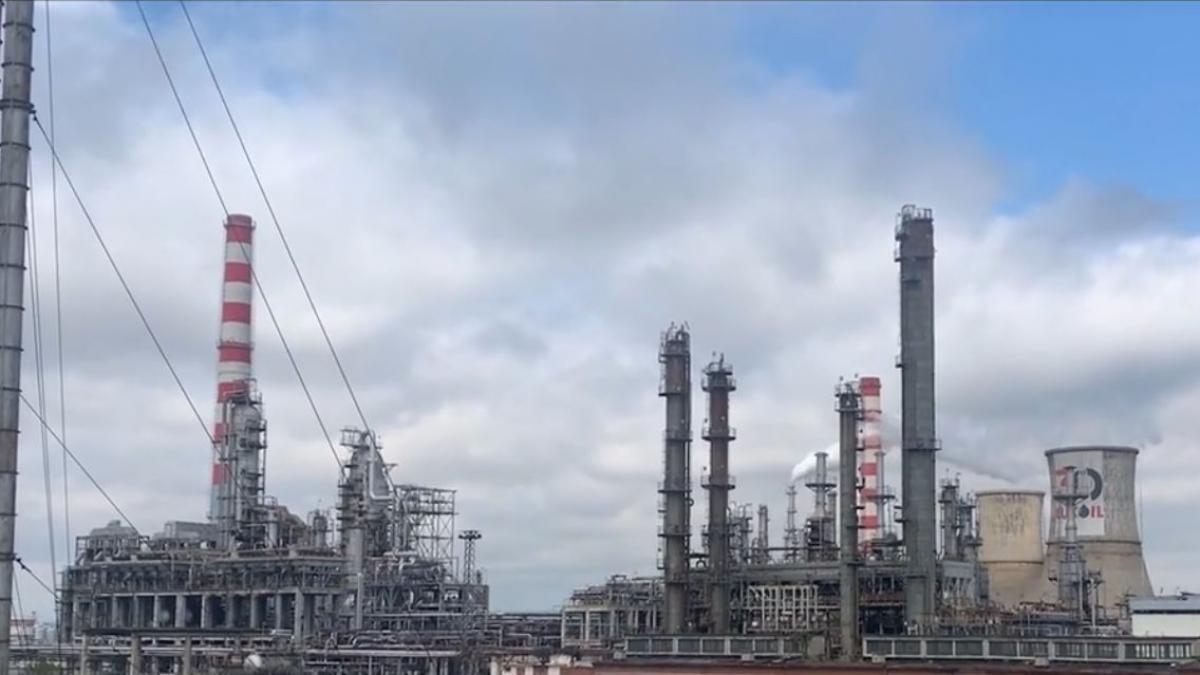 Nicusor Dan referitor la redeschiderea rafinariei Petrotel este o chestiune de saptamani exista aspecte