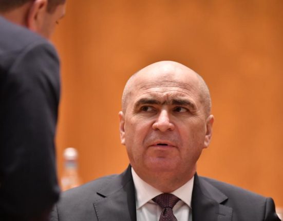 PSD il acuza pe Bolojan ca intentioneaza sa vanda companiile de stat fara aprobarea Coalitiei Este un