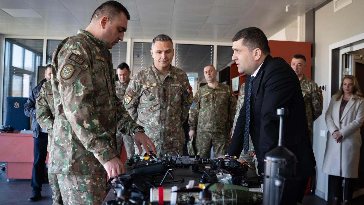 Radu Miruta anunta ca se finalizeaza ultimele pregatiri pentru programul de Soldat gradat voluntar cu termen limitat