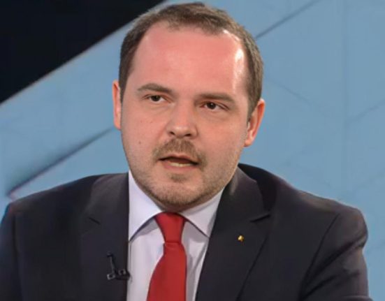 Romania va plati banii catre Pfizer dar refuza livrarea vaccinurilor Rogobete Nu avem unde sa le depozitam