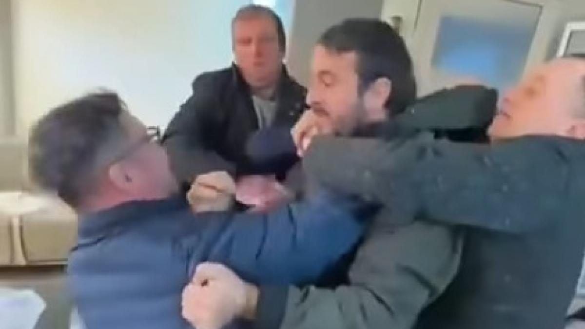 Scandal si violenta intr un sediu al AUR Un membru al partidului a atacat o pe Dan Tanasa