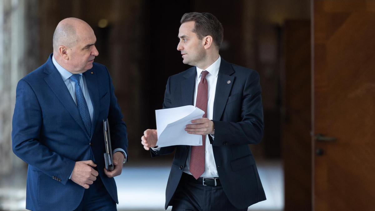 Surse Combinaia pensie salariu interzisa in sectorul public Proiectul va fi discutat in sedinta de guvern Sindicatele