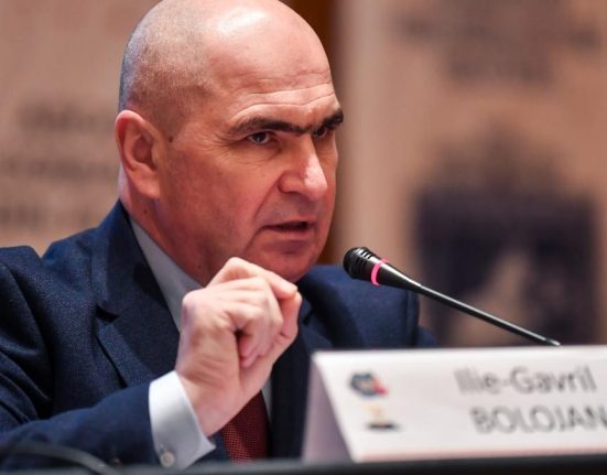 surse consiliul legislativ a emis aviz favorabil pentru legea care interzice cumulul pensiei cu salariul la stat