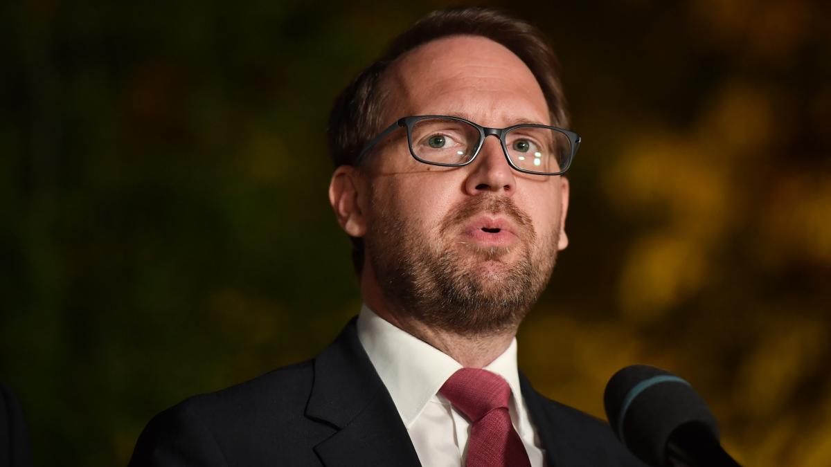 Dominic Fritz, după demiterea Guvernului Bolojan: Nu vom negocia un nou guvern cu PSD. Suntem... 1 Dominic Fritz dupa demiterea Guvernului Bolojan Nu vom negocia un nou guvern cu PSD Suntem