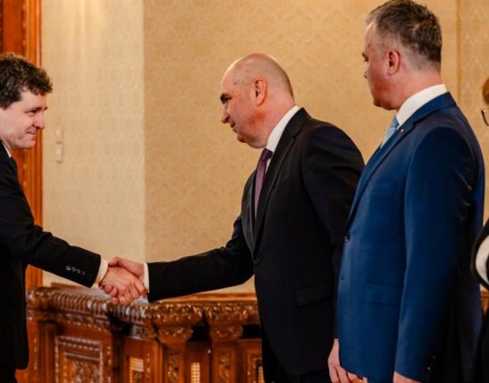 Implicarea lui Nicusor Dan in criza politica Bolojan Presedintele prin toate actiunile sale a