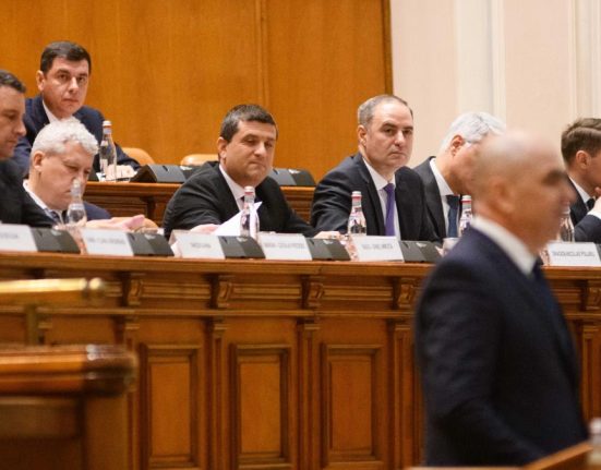 SENS dupa motiunea de cenzura Bolojan a commis multe greseli a luat de la saraci de la mame de la