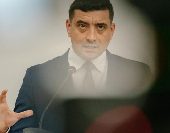 Simion un nou atac la adresa lui Nicusor Dan Nu are nimic Noi observam ca are ceva Un medic ar