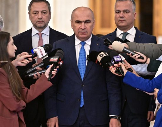 Surse Numarul 2 din PNL a anuntat in sedinta cu Bolojan ca discutiile cu cei 50 de parlamentari
