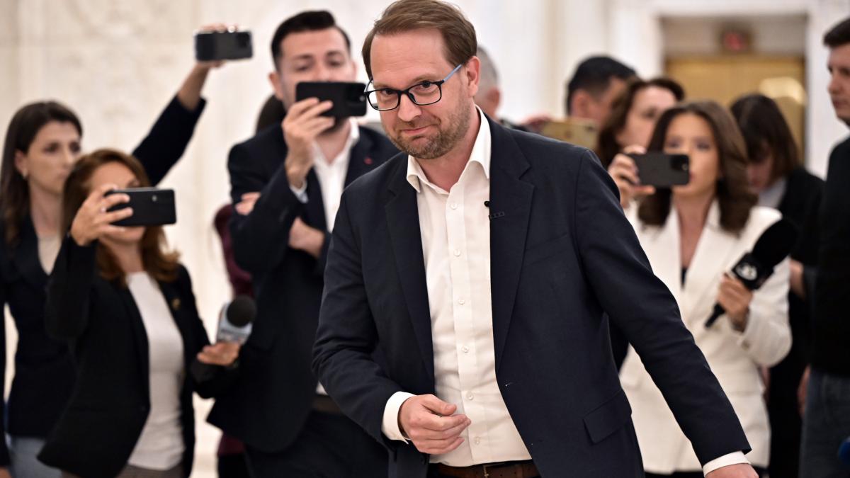 USR isi mentine decizia de a nu forma un guvern cu PSD Dominic Fritz imputernicit sa negocieze cu Bolojan