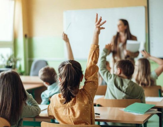 prime de 1500 de lei pentru profesori in discutia guvernului pislaru decisia depinde de avizul