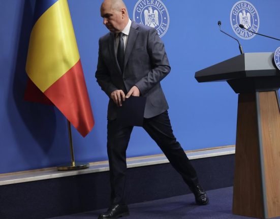 scenarii dupa motIune ce va face ilie bolojan daca guvernul nu va trece testul de marti ce declara
