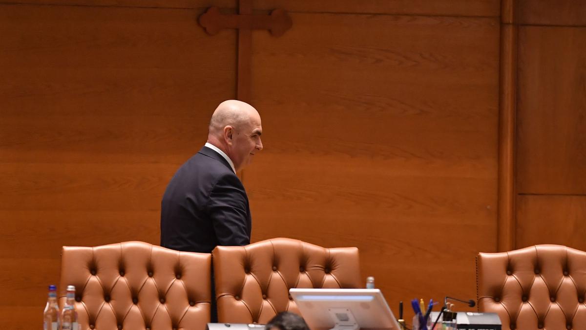 Bolojan anunță adoptarea unor legi esențiale pentru reformele din PNRR: "România evită penalizări de... 1 Bolojan anunta adoptarea unor legi esentiale pentru reformele din PNRR Romania evita penalizari de