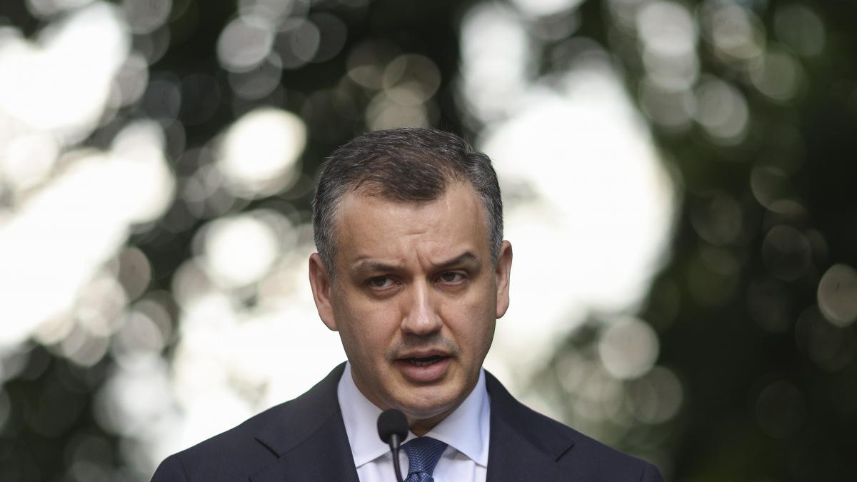 Tomac il critica pe Bolojan Nu poti construi o cariera solida pe angajamente care astazi sunt