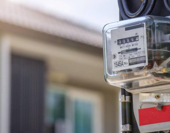 Bolojan anunta ca a semnant doua ordine care ar putea reduce facturile la energie Investitiile se