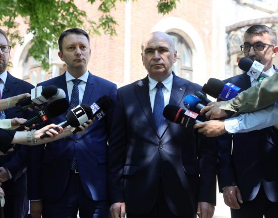 Bolojan anunta ca la alegerile viitoare PNL si USR vor participa impreuna in Polul de