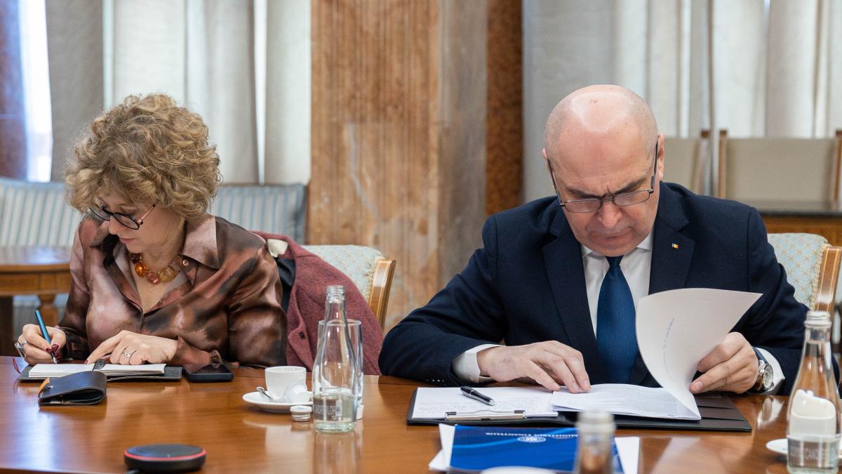 Guvernul admite ca reforma propusa de Bolojan si Oana Gheorghiu este intarziata SGG trebuie sa afle 1