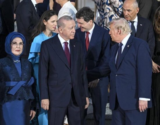 I am facut cunostinta cu Mirabela lui Trump Nicusor Dan dezvaluie despre ce au discutat Prima Dama a