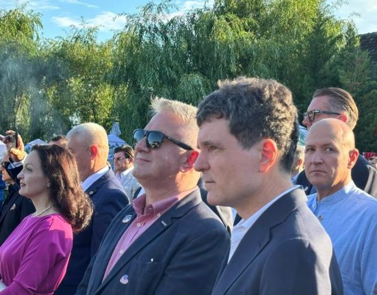 Imagini cu presedintele Nicusor Dan la un eveniment organizat de Ziua Independentei Statelor Unite la