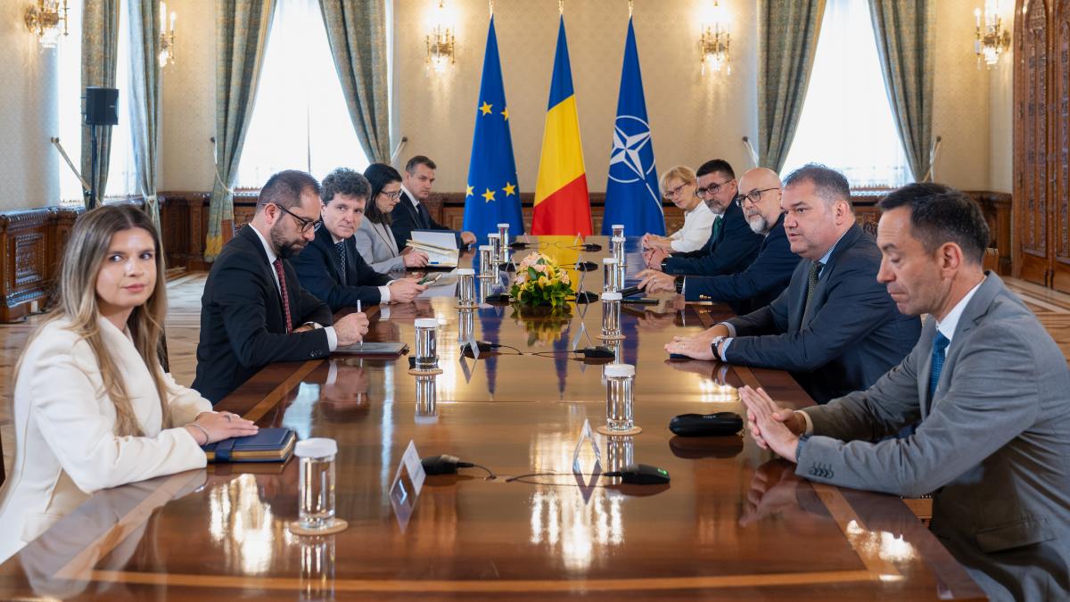 Inainte de intalnirea cu Nicusor Dan Kelemen Hunor ii indeamna pe PSD PNL si USR sa
