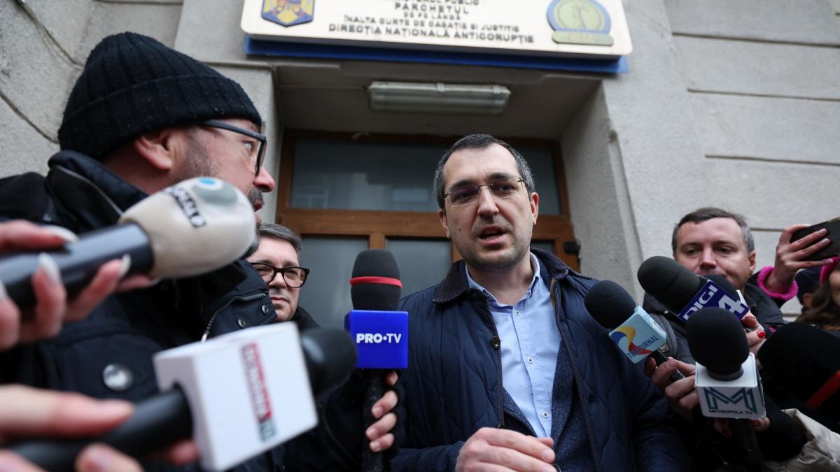 Niciun vaccin nu a fost solicitat de mine Cum incearca Vlad Voiculescu sa evadeze de acuzatiile din