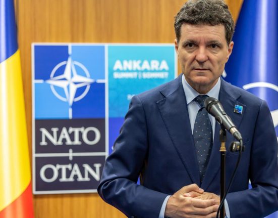 Nicuser Dan a declarat la Ankara ca nu va propune un premier daca nu este sigur ca are majoritate