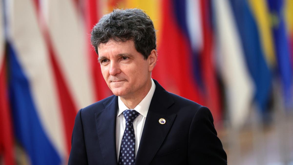 Nicusior Dan isi exprim sperana c criza politic se va ncheia n aceast var Rspunsul nu depinde de mine ci de